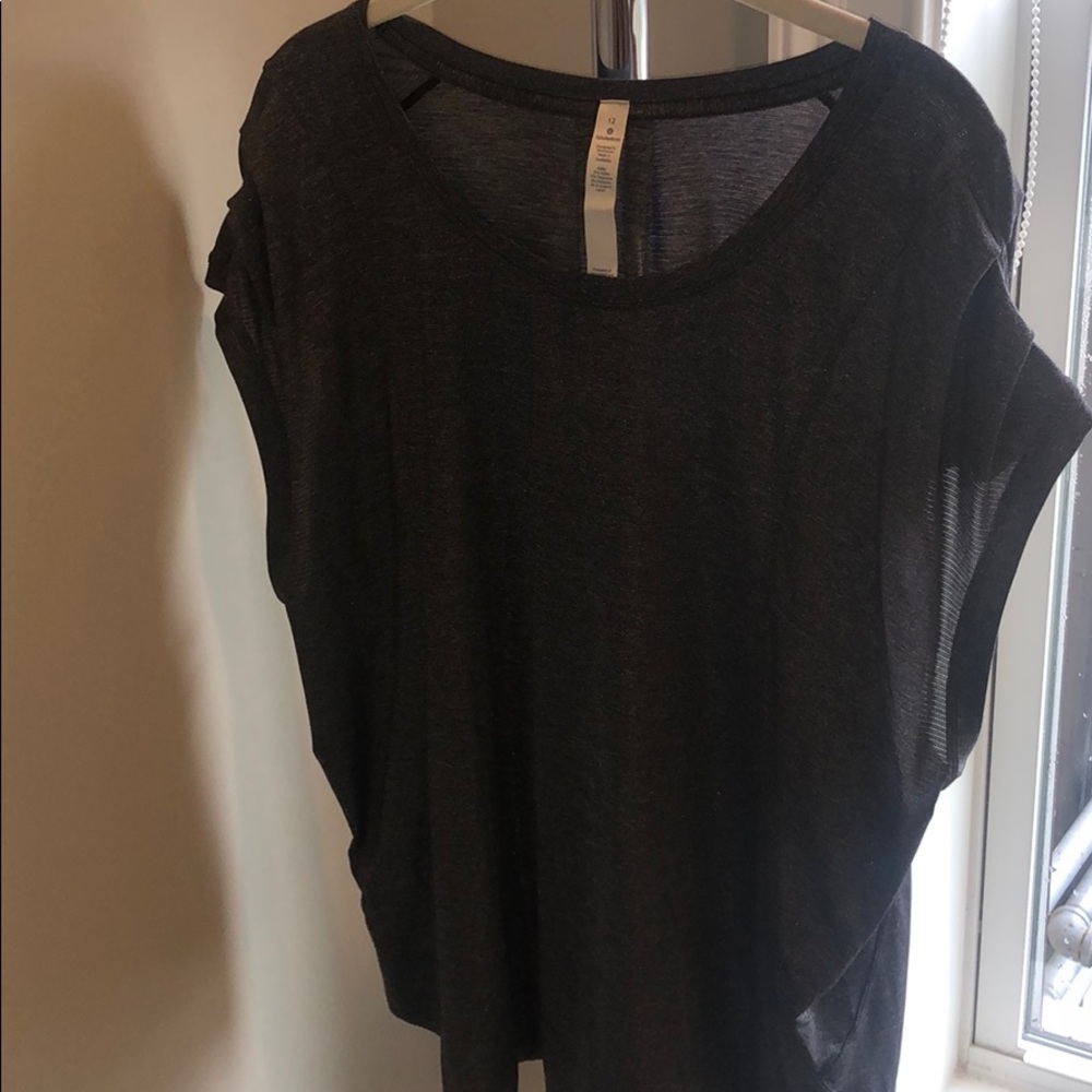 Lululemon size 12 loose top